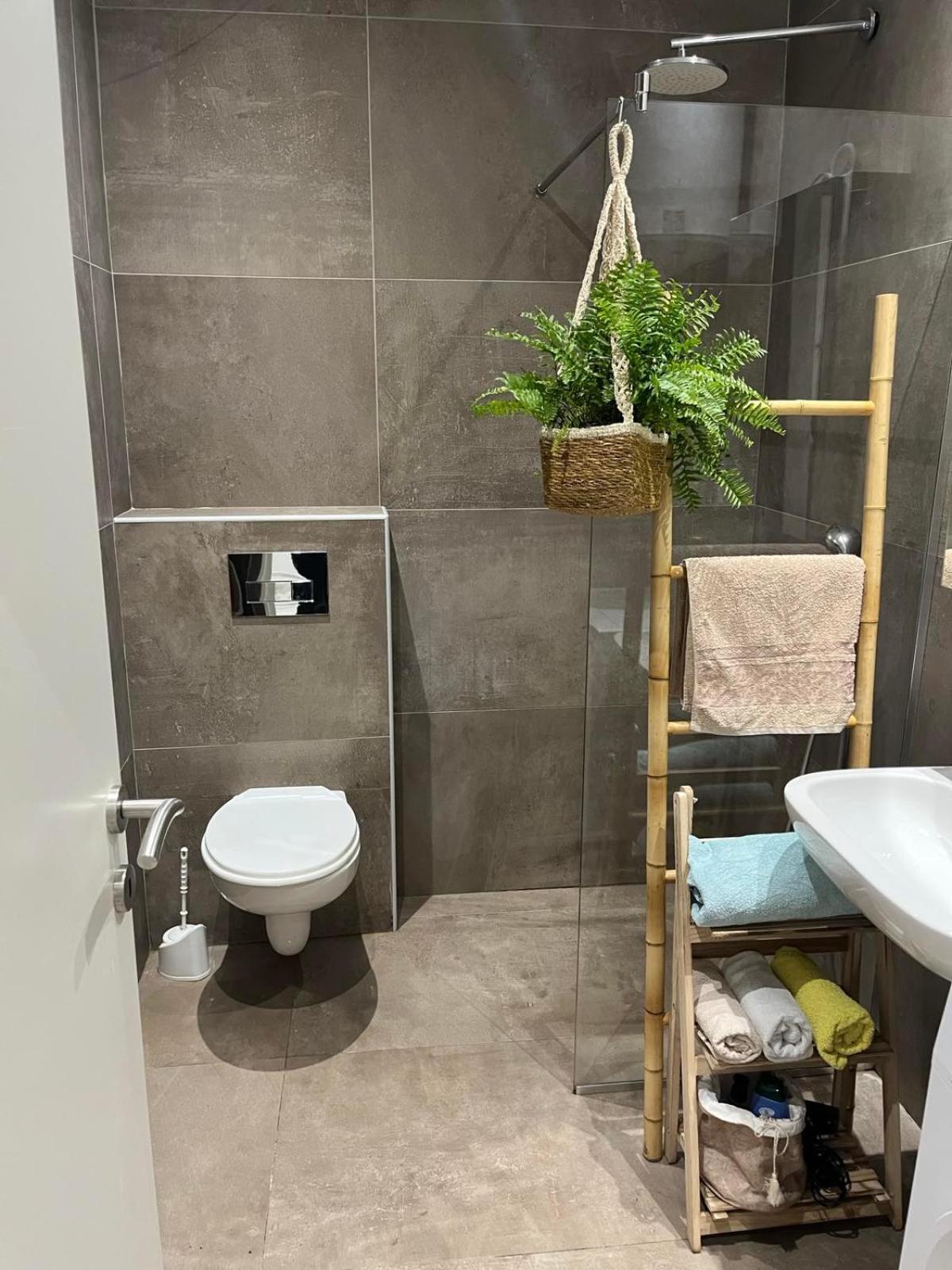 Boutique Dora Jungle Budva